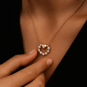 golden-aura-wreath-necklace