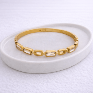 golden-emerald-cut-stone-bracelet
