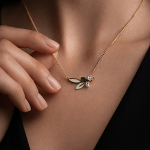 minimalist-dragonfly-necklace